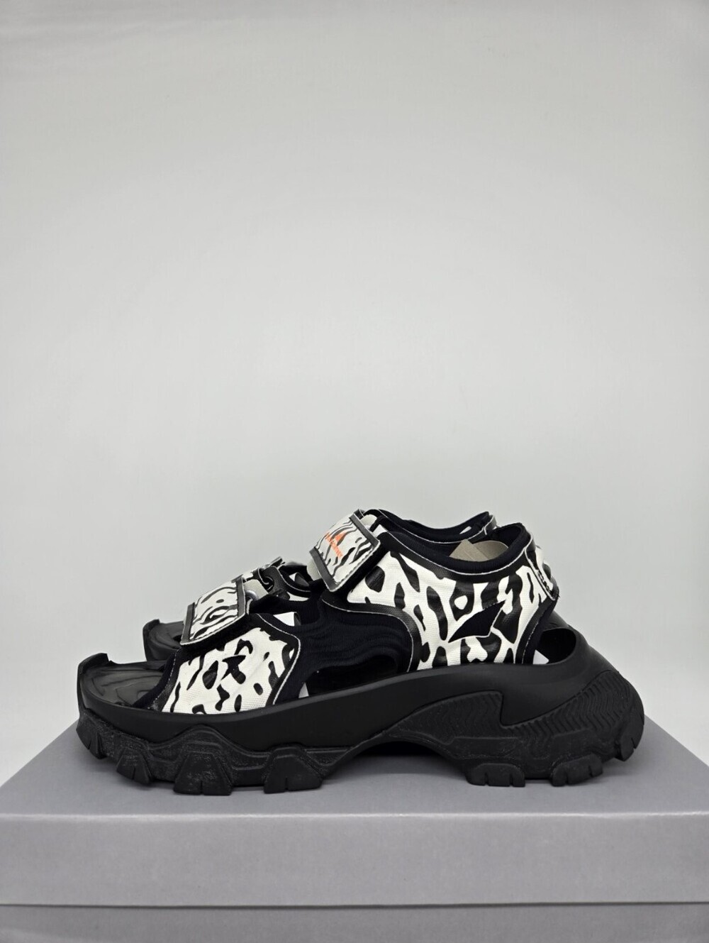 adidas Stella McCartney Women's Hika Outdoor Sandal IF1797 Black White Size 6